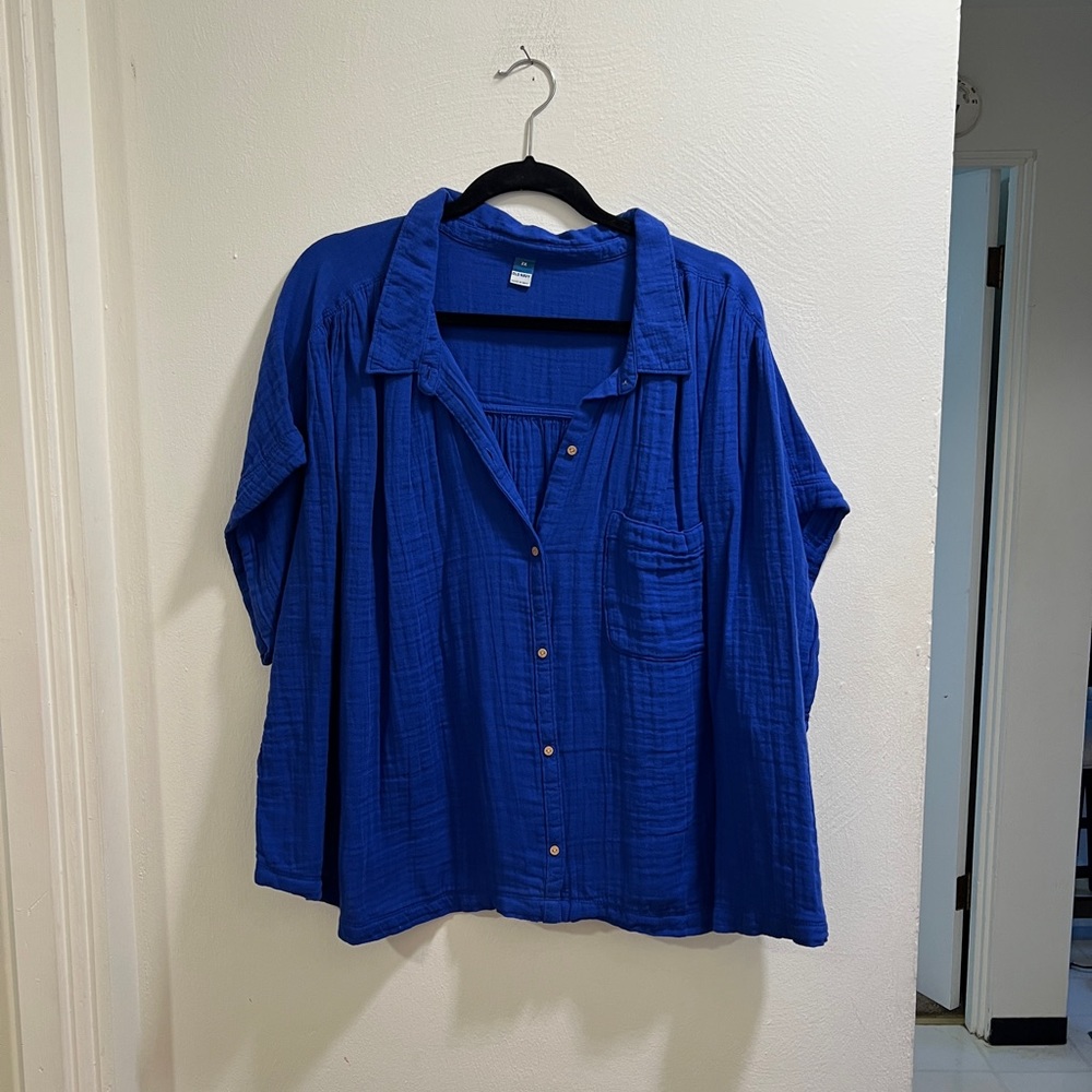 BLUE BUTTON UP